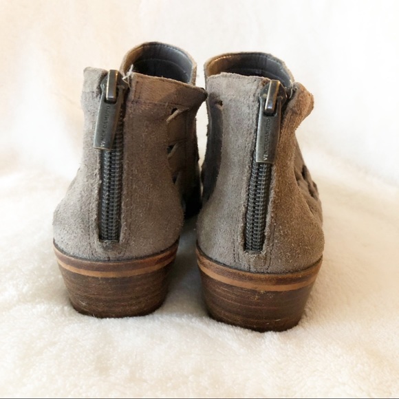 VINCE CAMUTO Prestetta Braided Ankle Bootie Gray Size 7.5 - Picture 10 of 16